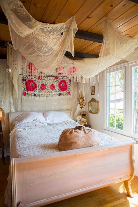 14 Beautiful Boho Bedroom Decorating Ideas